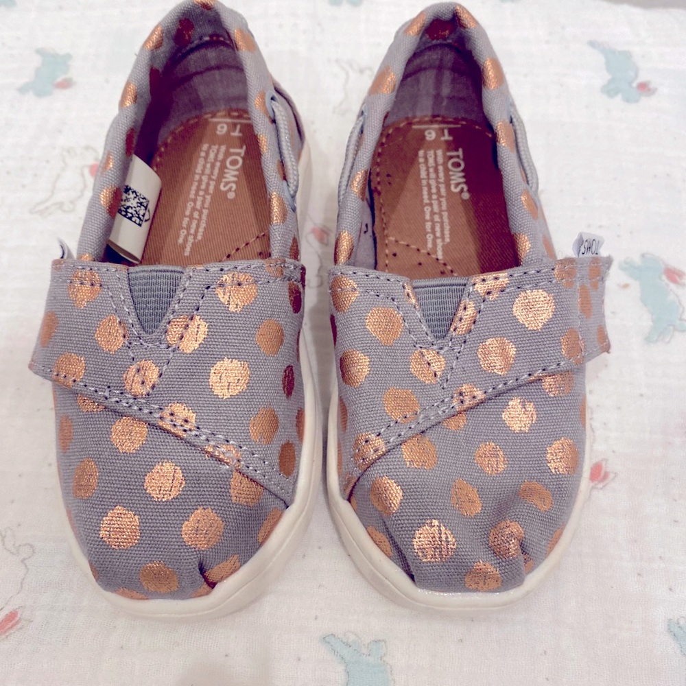 Size 6 new toddler shoes. No box. Never worn.